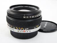 OM50 F1.8